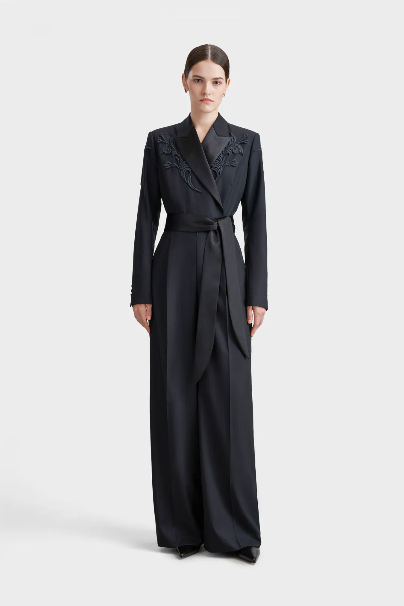 Комбинезон с вышивкой