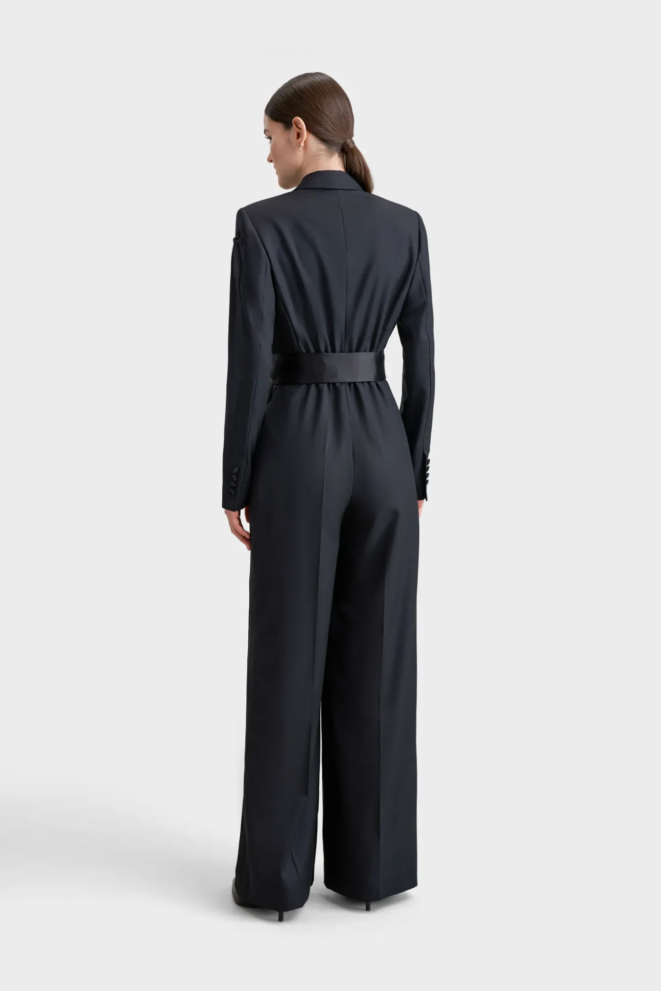 Комбинезон с вышивкой