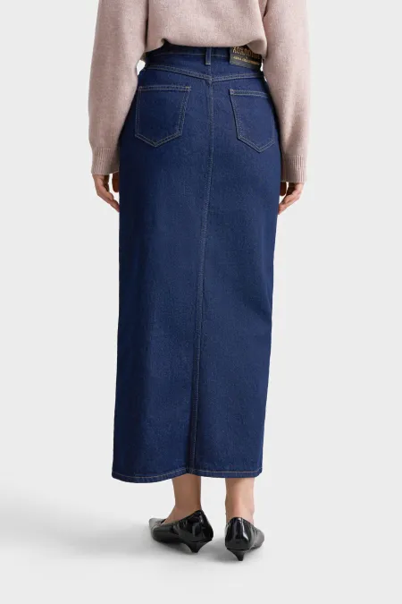 Джинсовая юбка с вышивкой