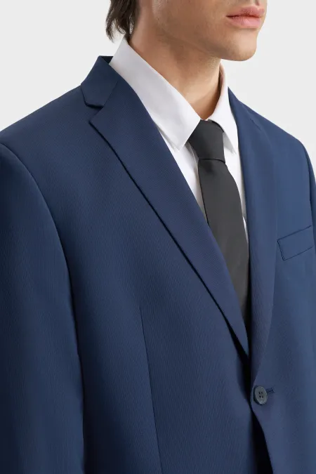 Классический однобортный пиджак прямого силуэта