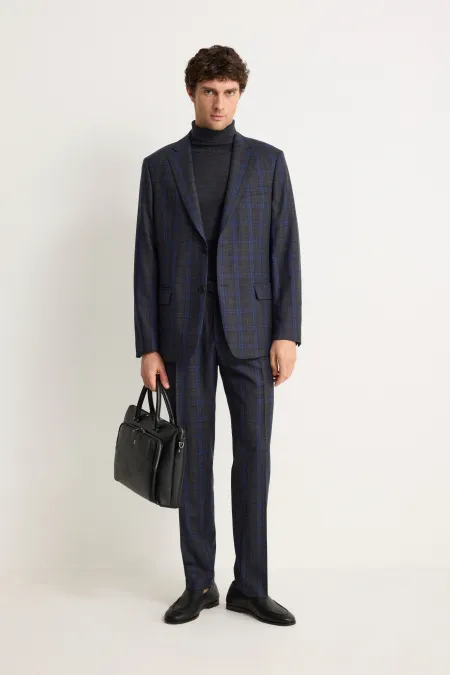 Классические брюки прямого силуэта