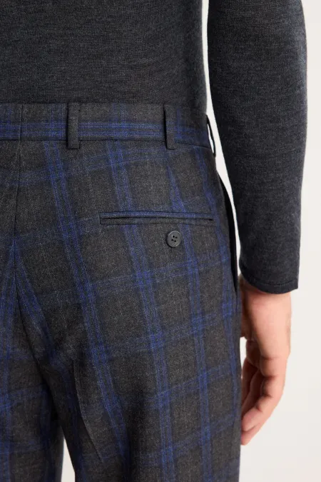 Классические брюки прямого силуэта