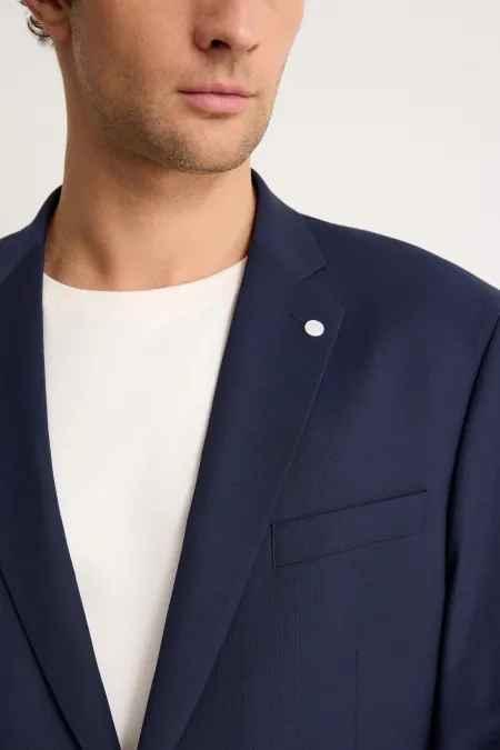 Классический однобортный пиджак прямого силуэта