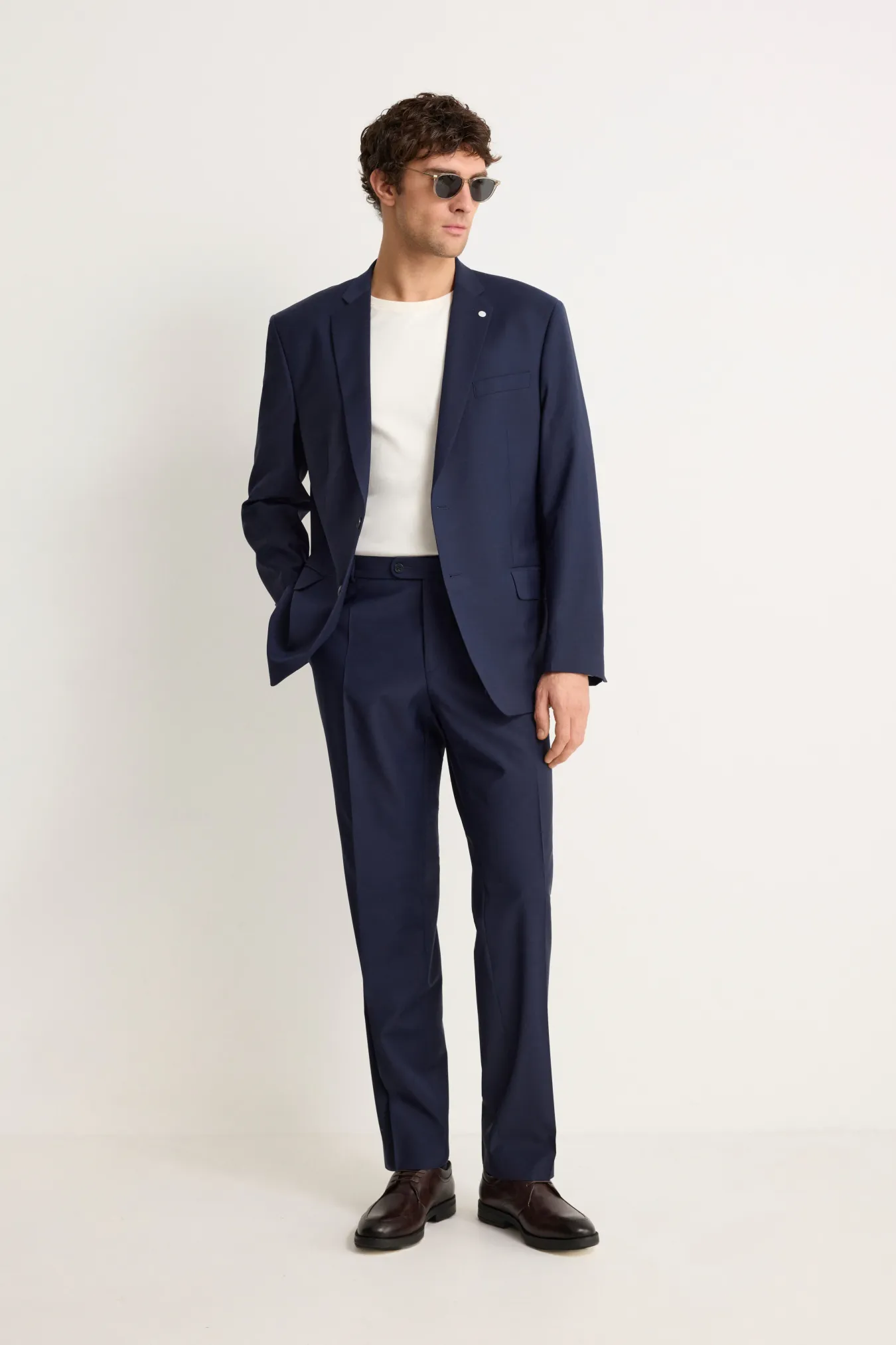 Классический однобортный пиджак прямого силуэта