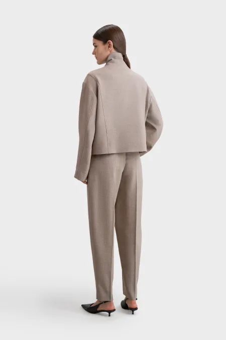 Однобортный жакет с вышивкой