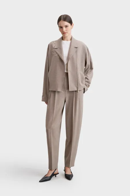 Однобортный жакет с вышивкой