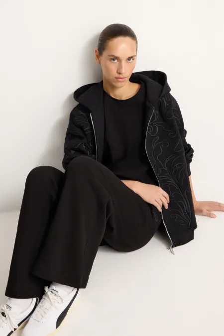 Худи на молнии с вышивкой