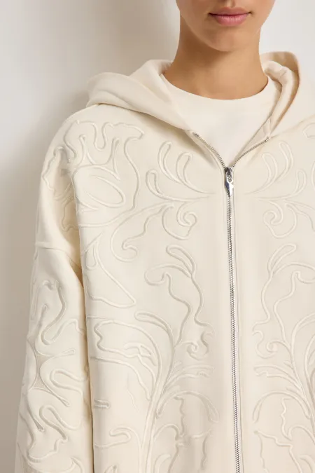 Мужское на молнии с вышивкой