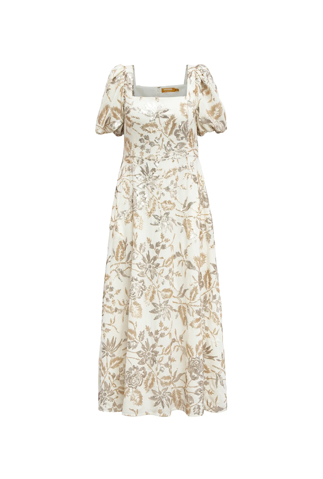 Легкое приталенное платье с пышными рукавами