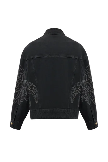 Джинсовая куртка с вышивкой