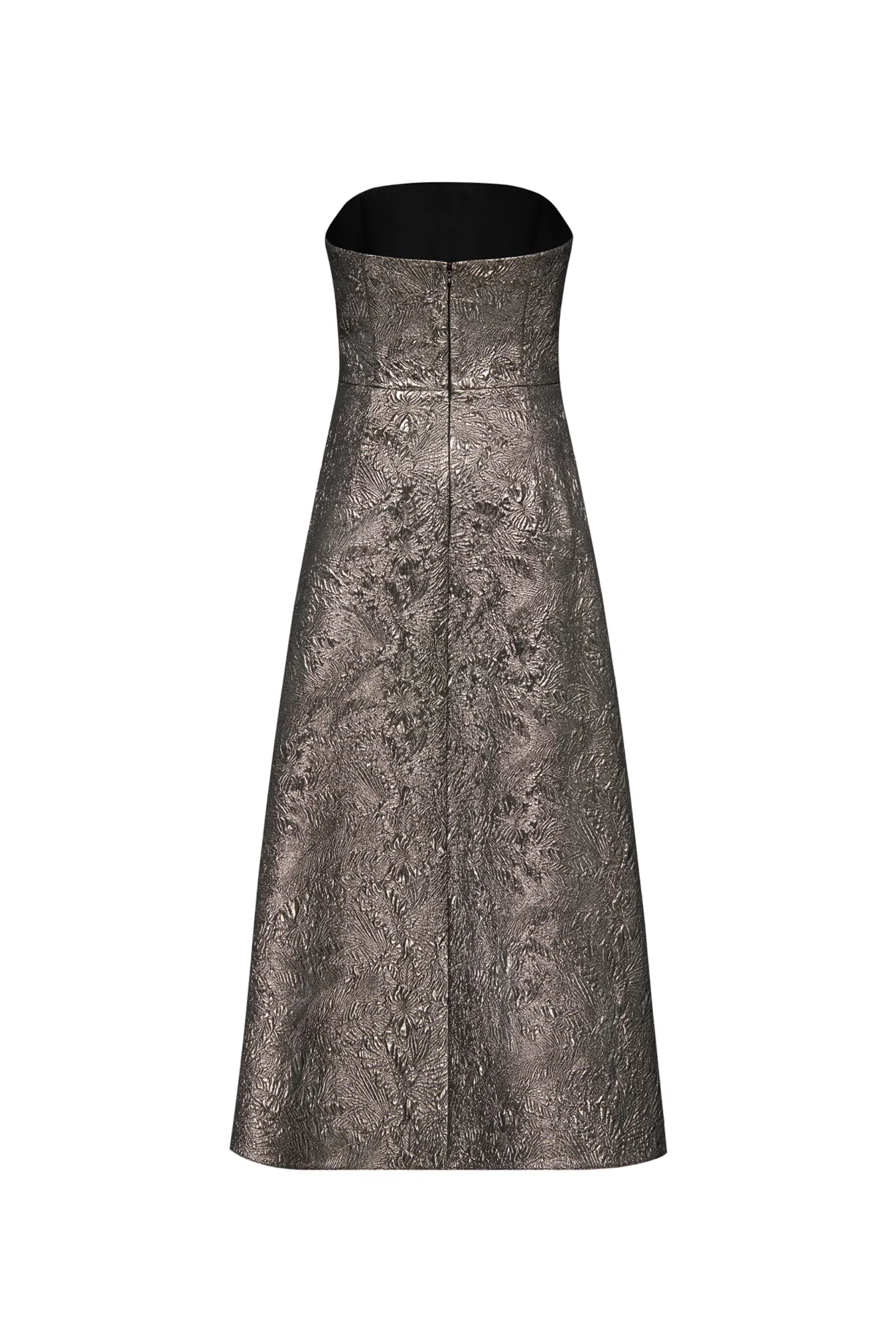 Платье с открытыми плечами