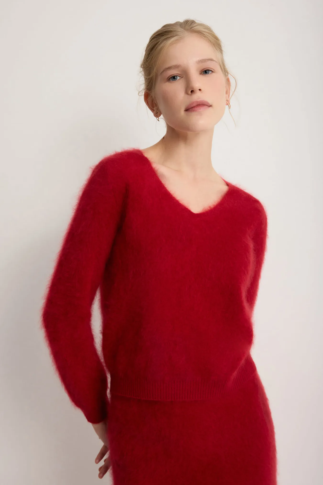 Джемпер c V-образным вырезом из 100% кашемира