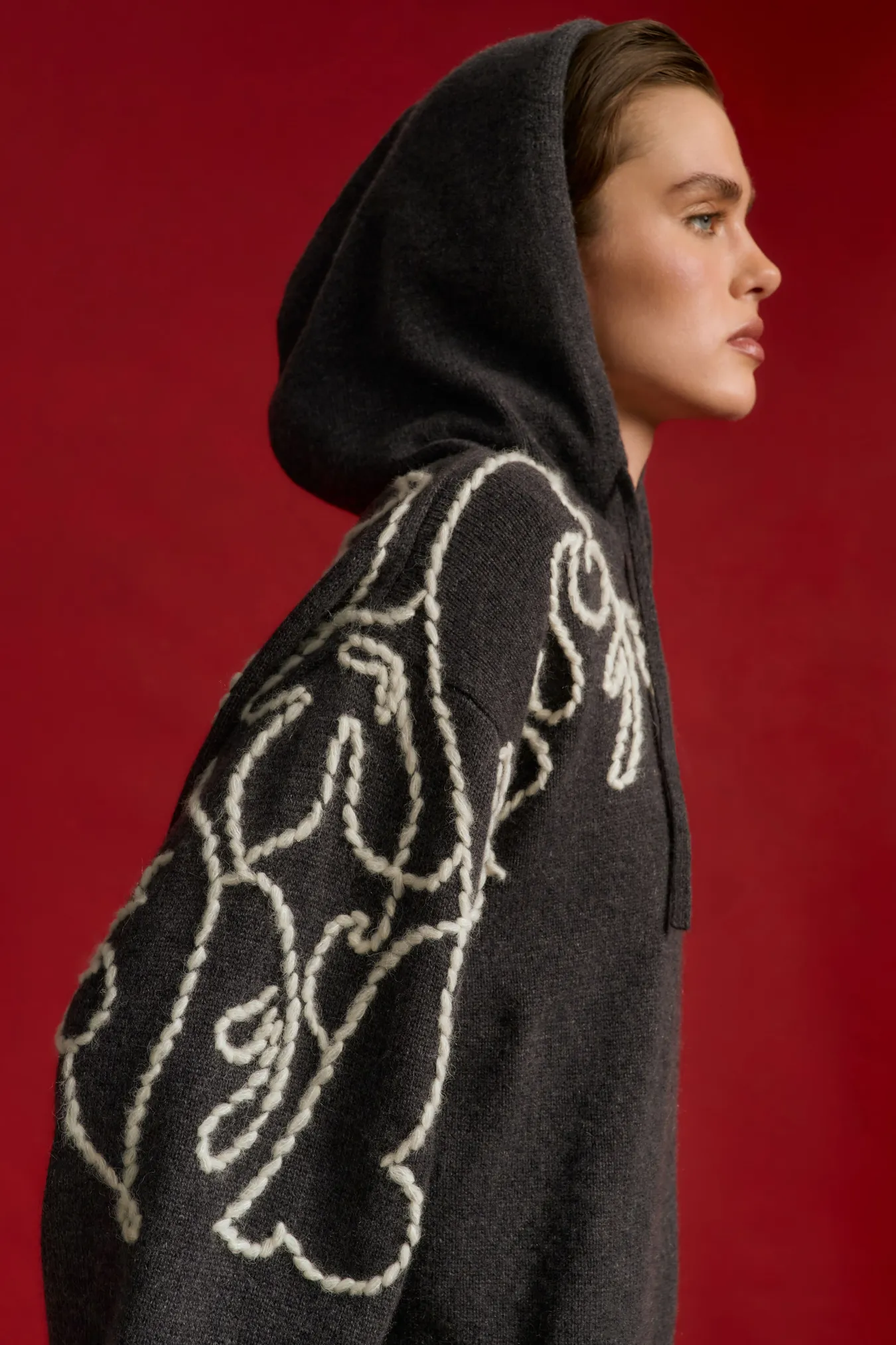 Джемпер из кашемира с вышивкой