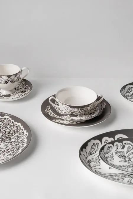 Супница порционная с подстановочным блюдцем, коллекция «Перья на черном»