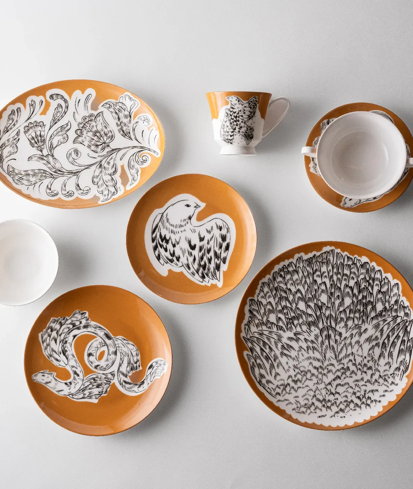 Супница порционная с подстановочным блюдцем, коллекция «Перья на золоте»