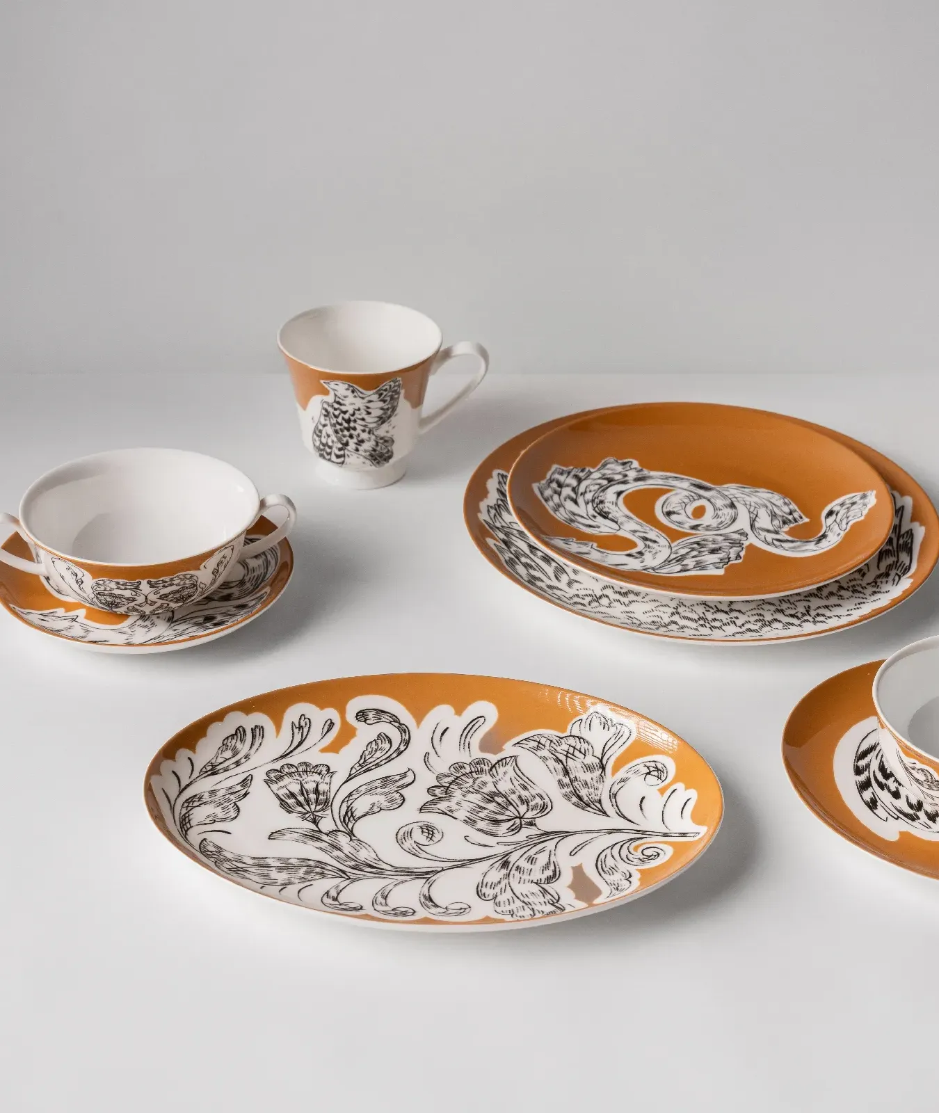 Супница порционная с подстановочным блюдцем, коллекция «Перья на золоте»