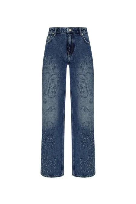 Джинсы с вышивкой
