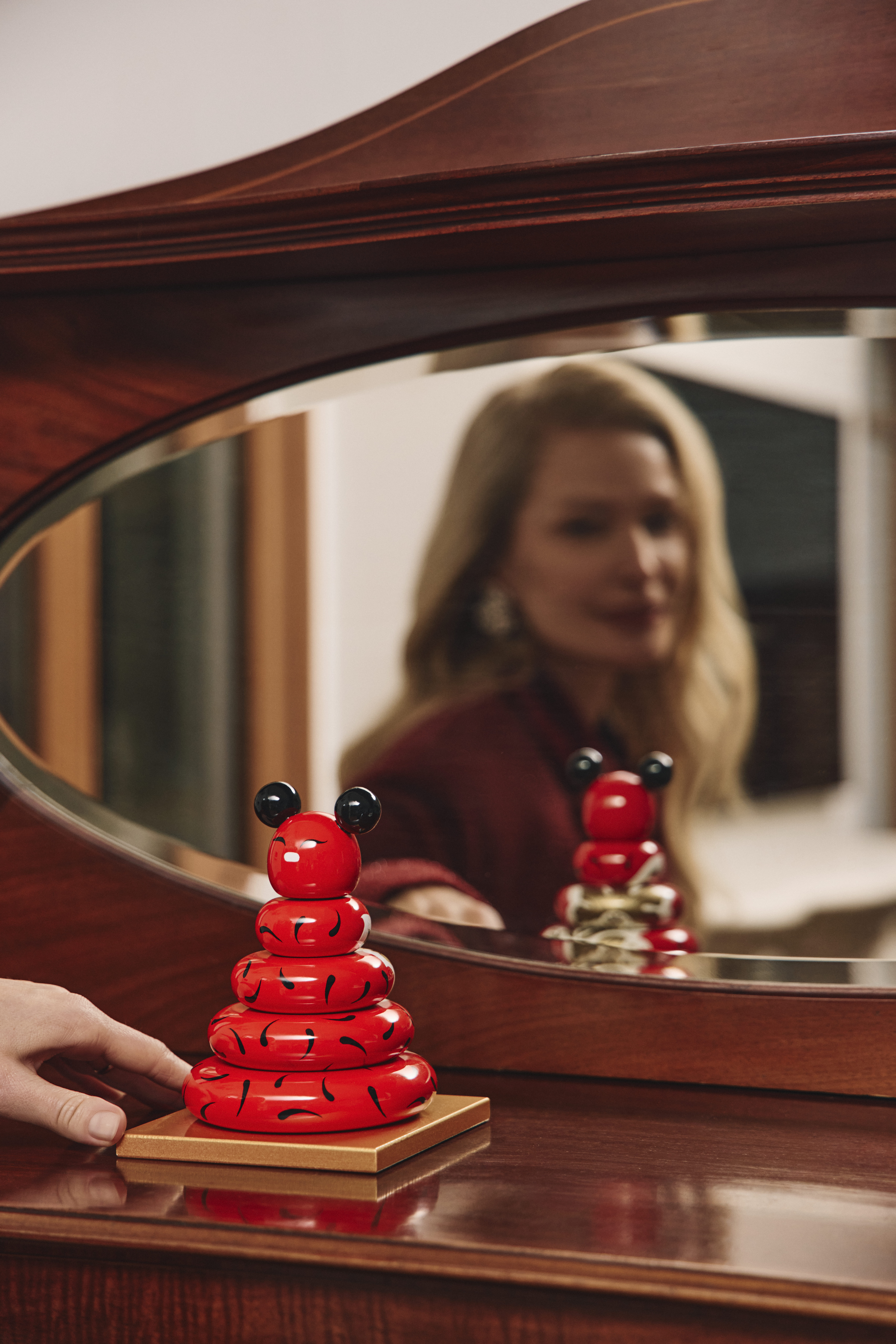 Золотой/Красный/Черный