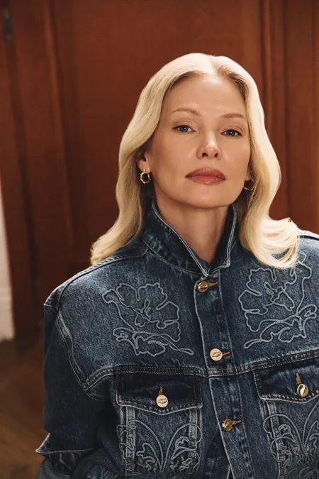 Джинсовая куртка с вышивкой