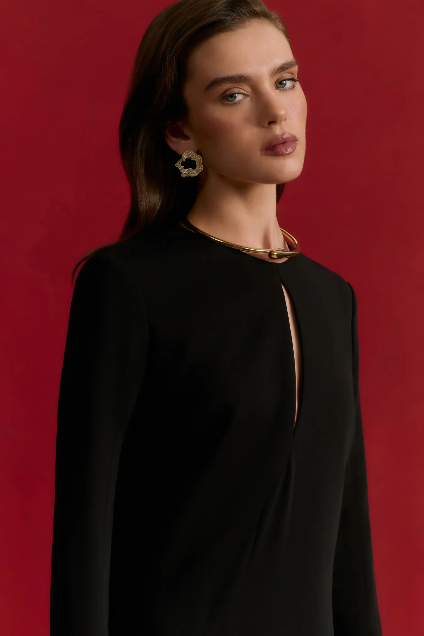 Макси-платье с вырезом «лепесток»