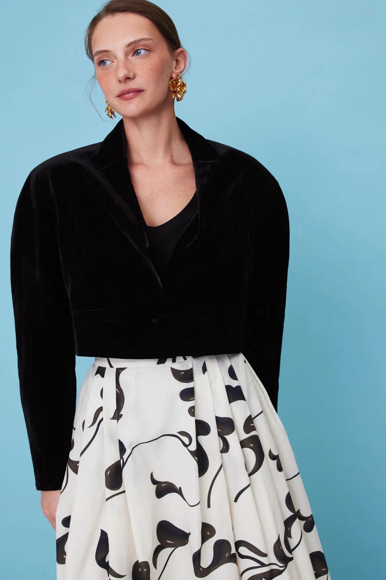 Укороченный бархатный жакет