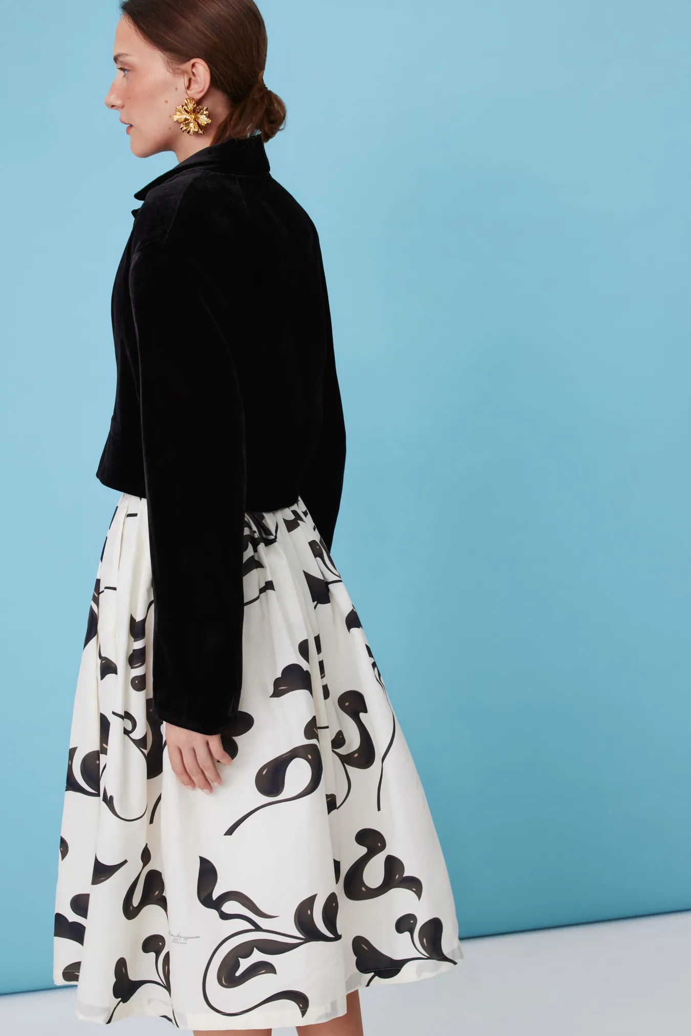 Укороченный бархатный жакет