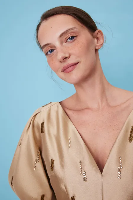 Платье с вышивкой