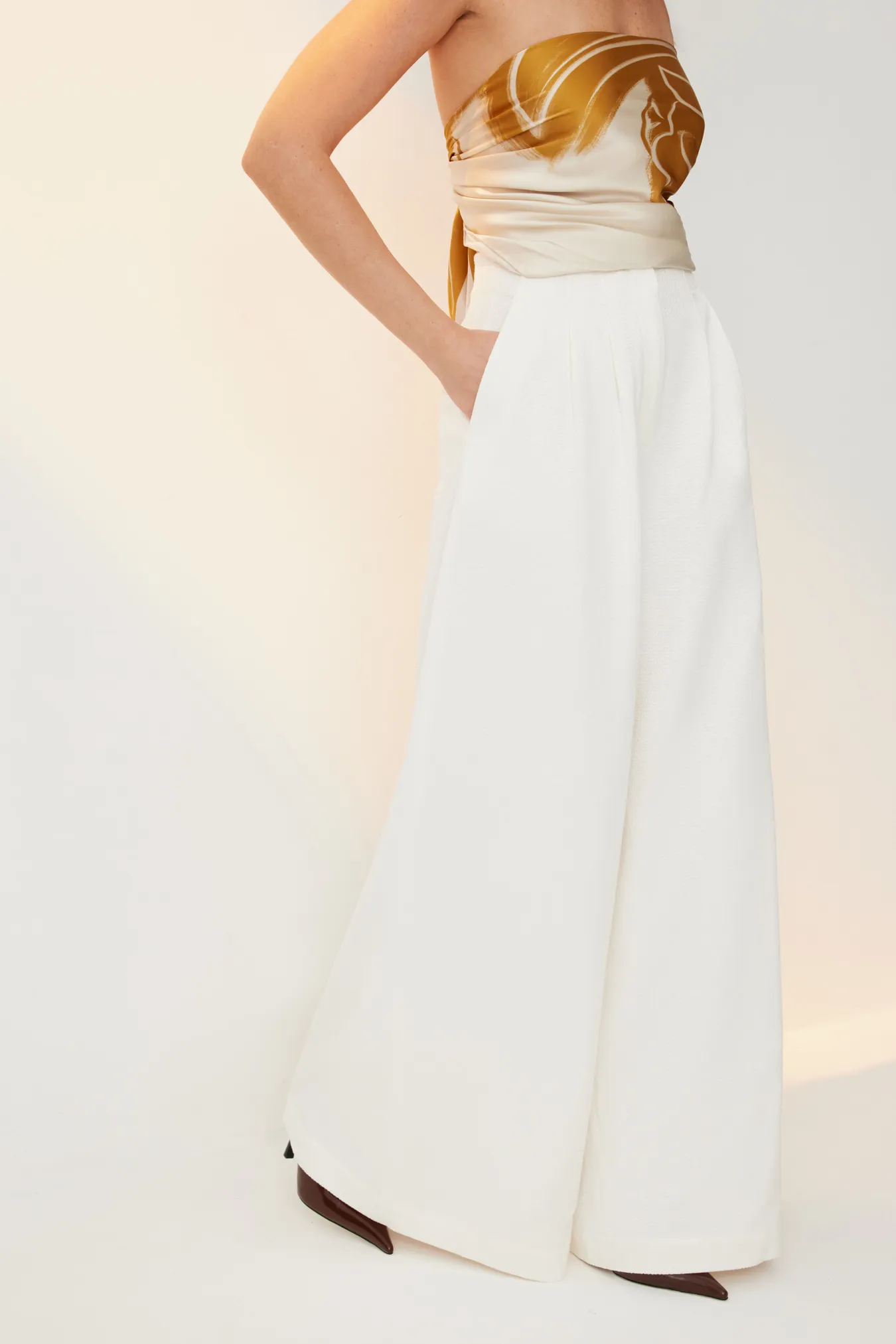 Брюки из фактурной ткани