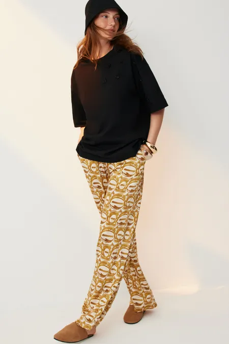 Футболка с вышивкой