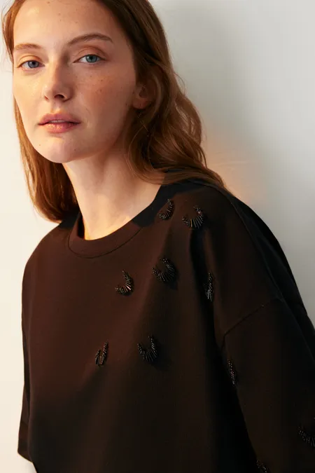 Футболка с вышивкой