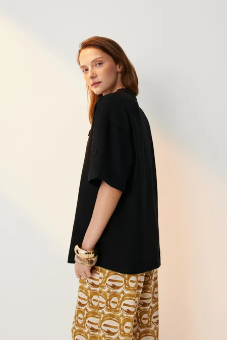 Футболка с вышивкой