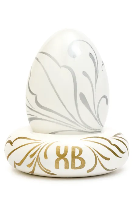 Яйцо пасхальное на круглой подставке