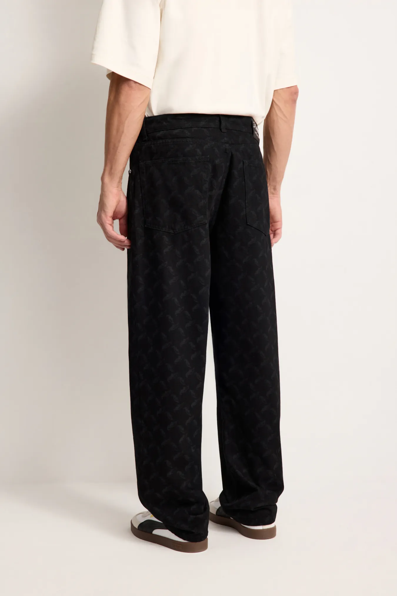 Мужские джинсы с паттерном