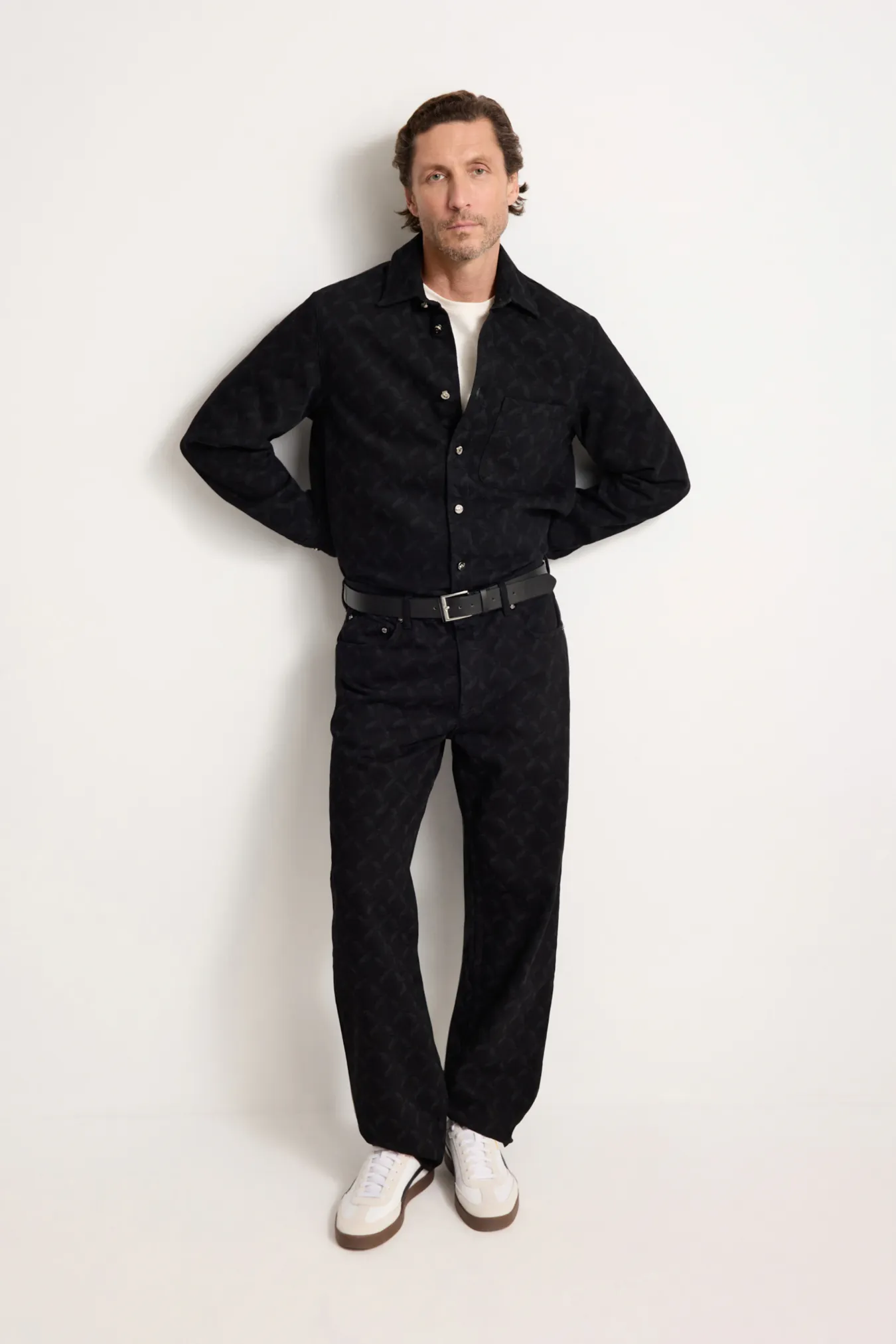 Мужские джинсы с паттерном