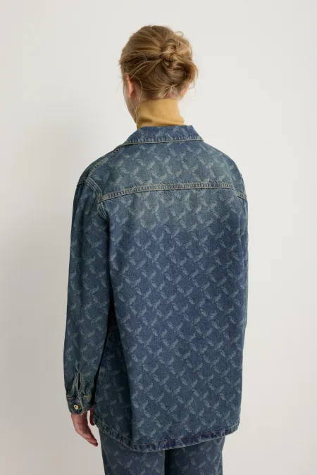 Женская рубашка с паттерном