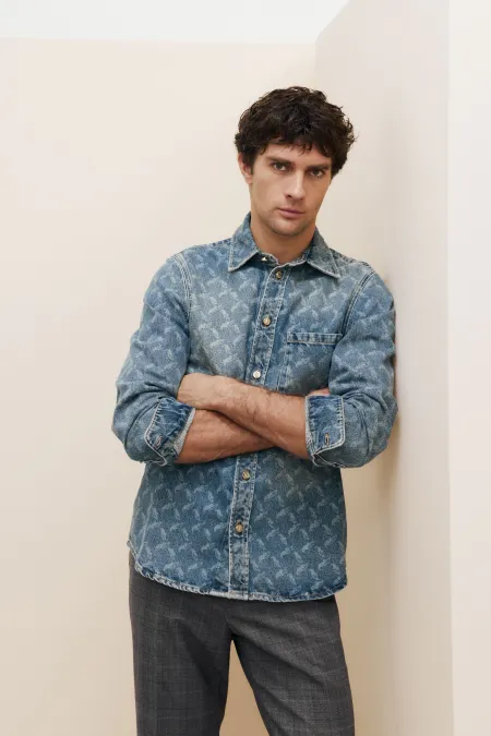 Мужская рубашка с паттерном