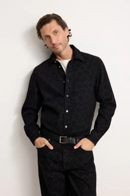Мужская рубашка с паттерном