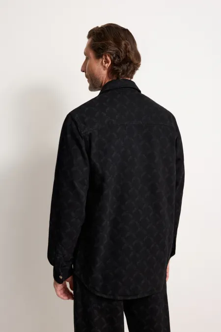 Мужская рубашка с паттерном