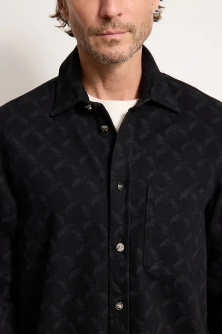 Мужская рубашка с паттерном