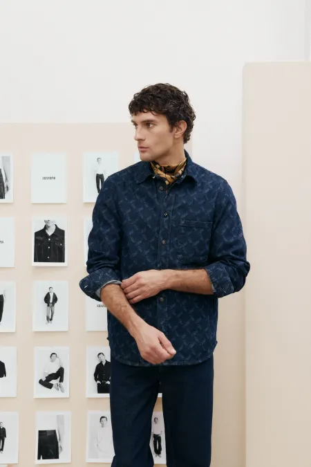 Мужская рубашка с паттерном
