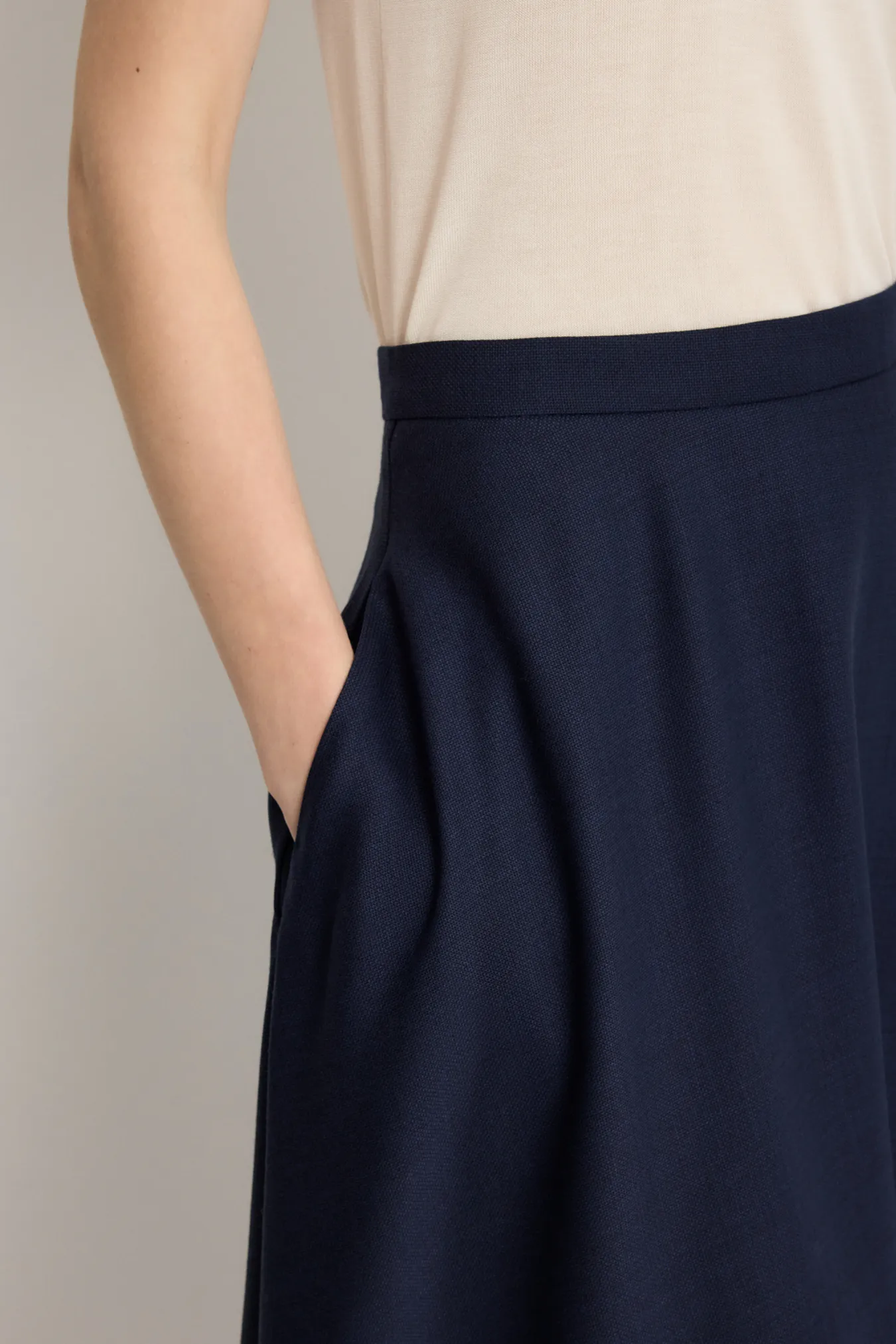 Юбка-миди из премиальной шерсти