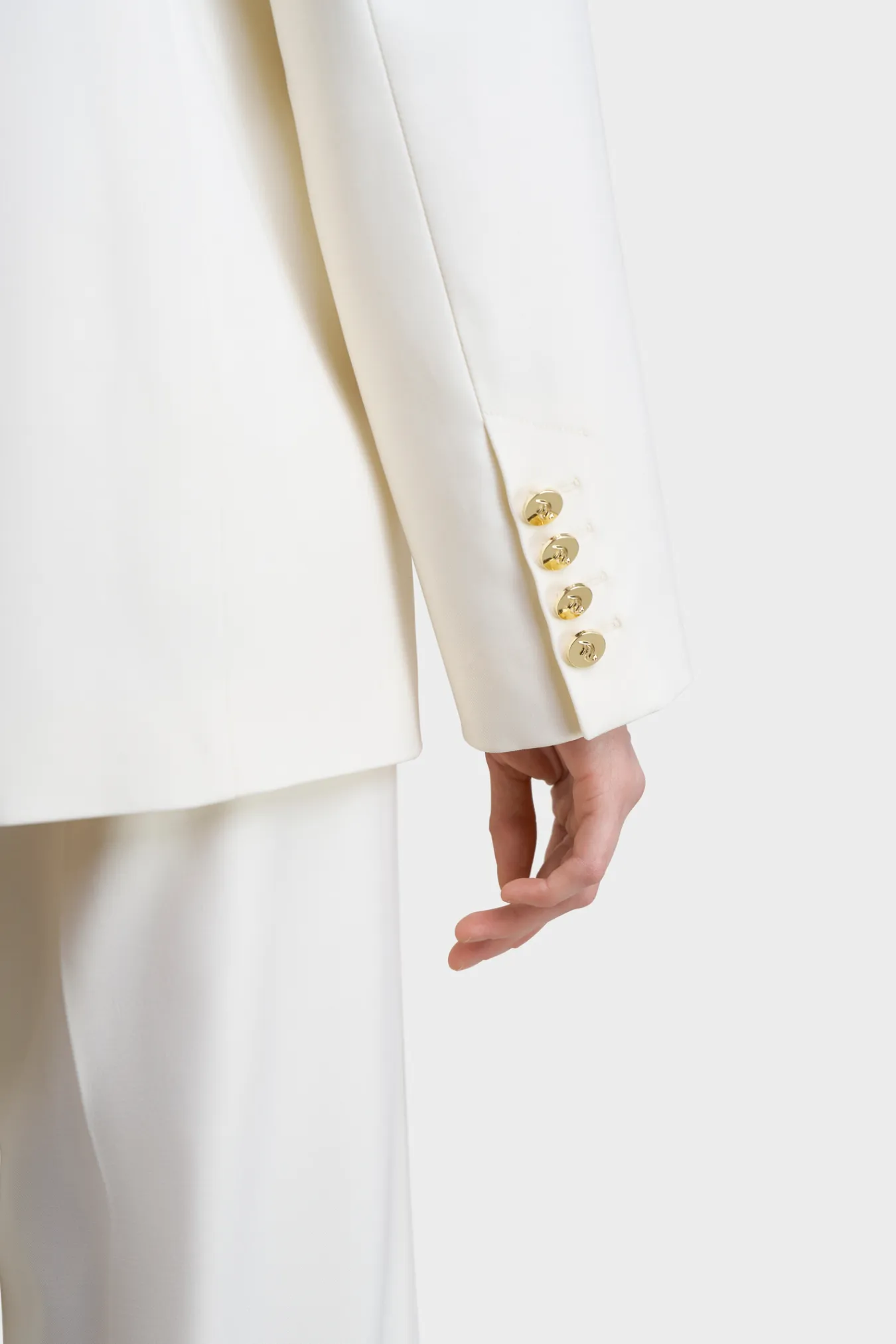 Двубортный жакет из премиальной шерсти