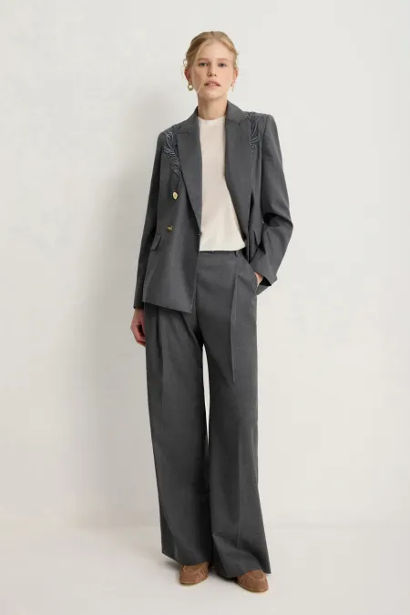 Двубортный жакет из премиальной шерсти