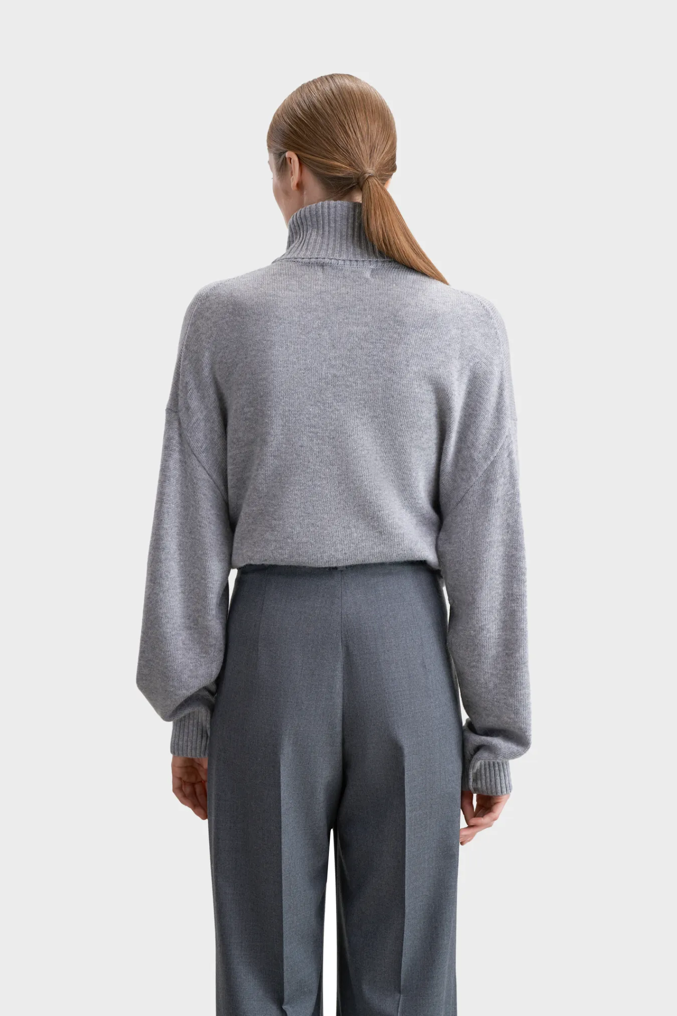 Джемпер из полушерстяной пряжи