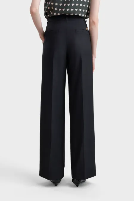 Классические брюки из премиальной шерсти