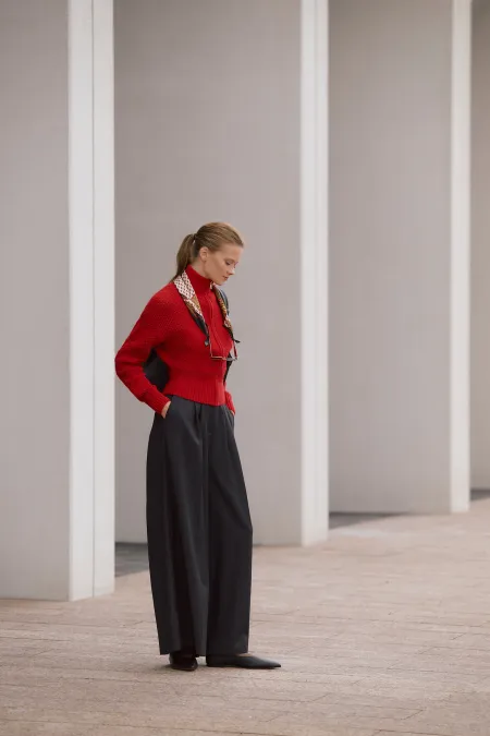 Расклешенные брюки из премиальной шерсти