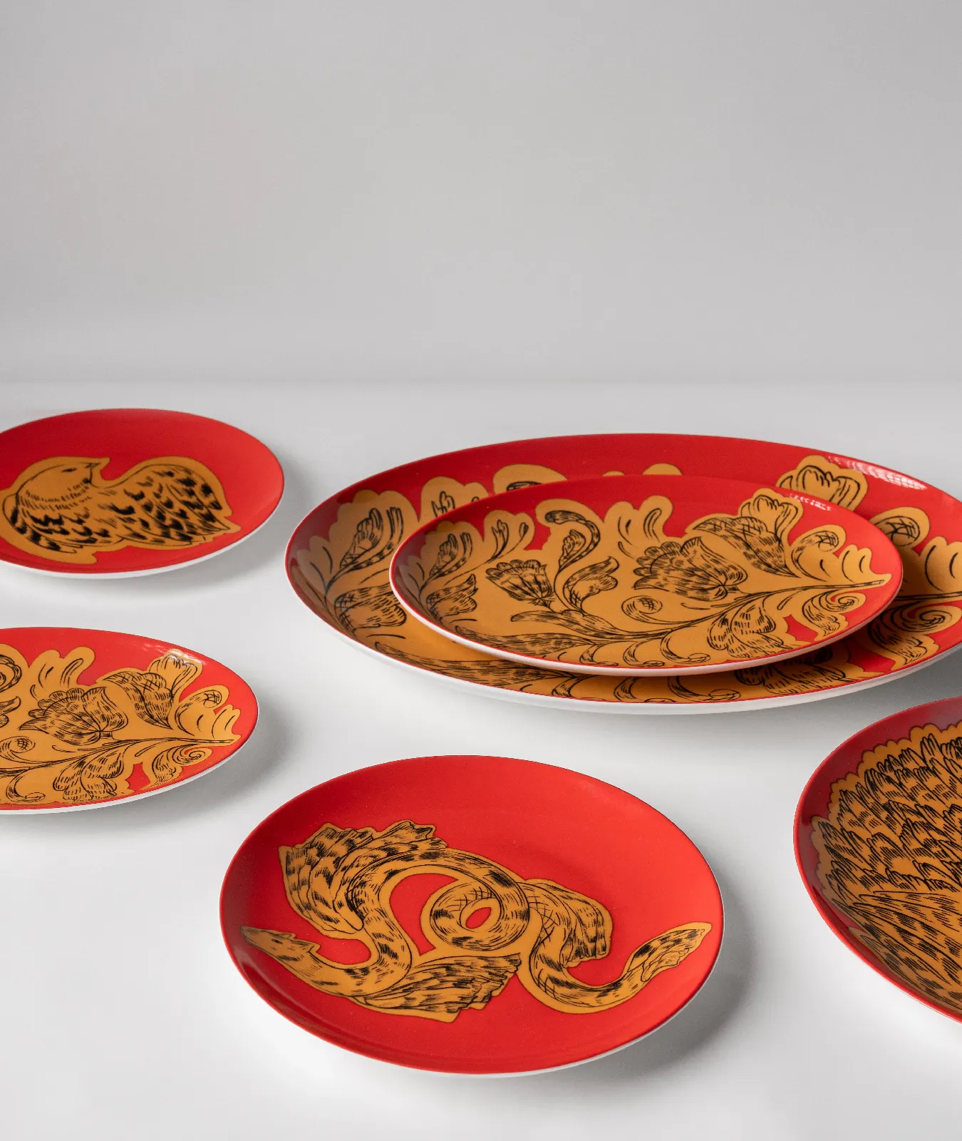 Блюдо овальное, коллекция «Золотые перья на красном»