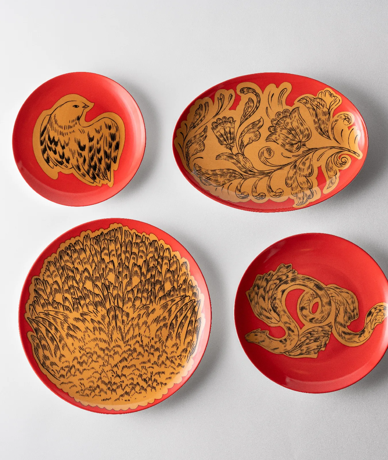 Блюдо овальное, коллекция «Золотые перья на красном»