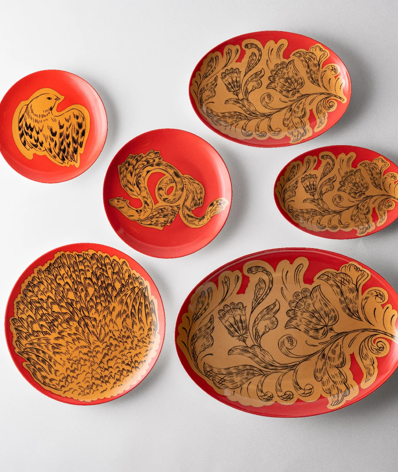 Тарелка закусочная, коллекция «Золотые перья на красном»