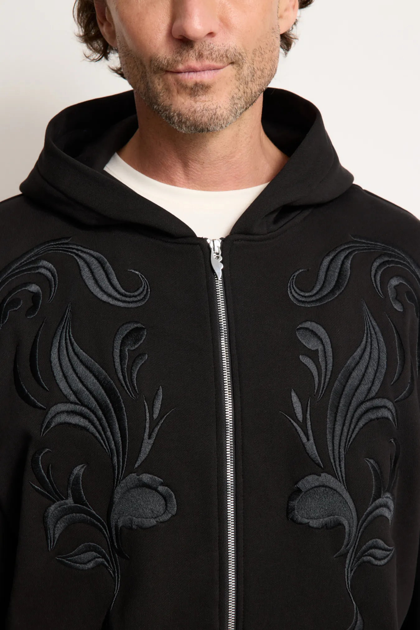 Мужское хлопковое худи на молнии с вышивкой